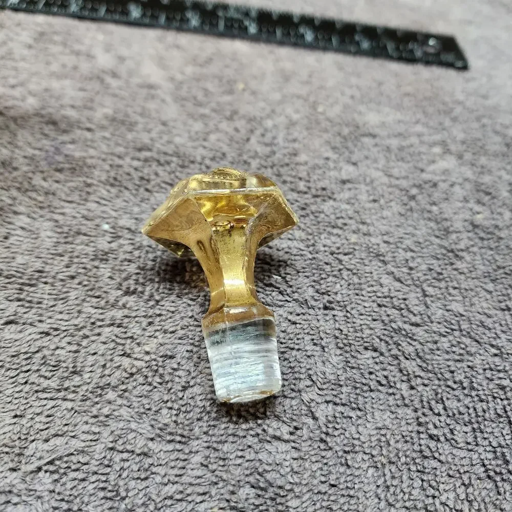 Vintage Genie Glass Decanter Bottlestopper flower design on top N